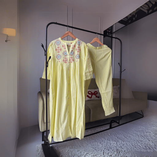 Smriti Embroided Set